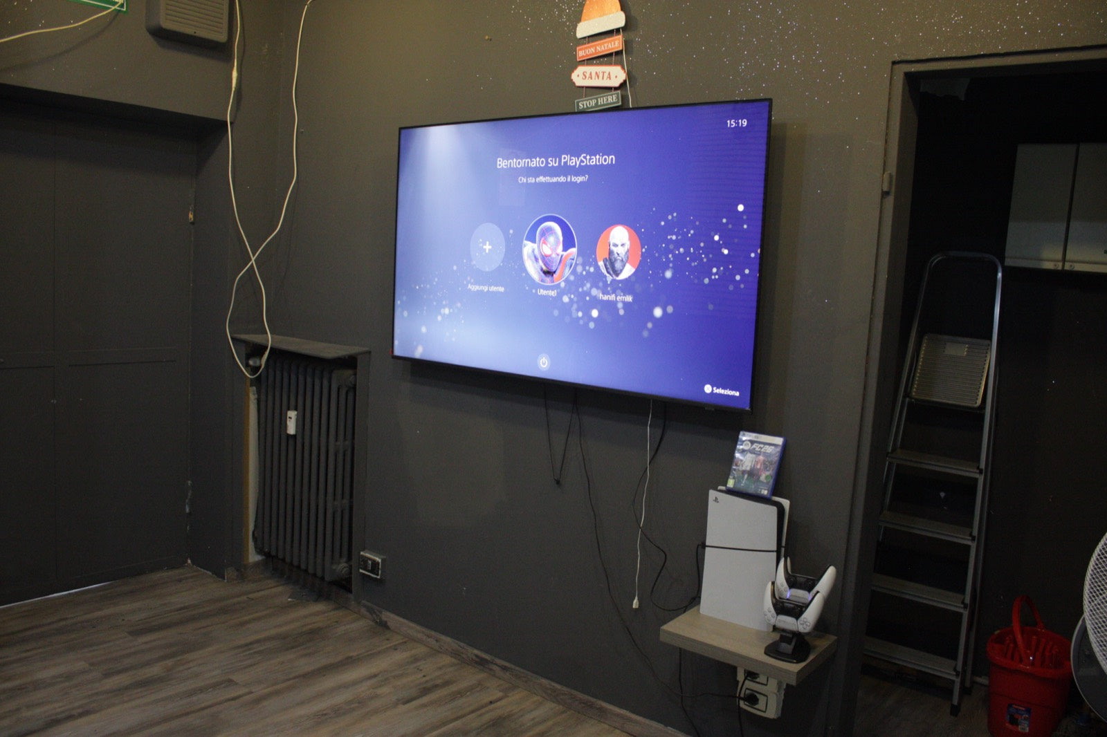 TV e PlayStation 5 in sala d’attesa – The Viking Via Germonio